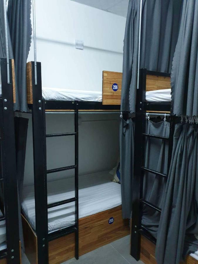 Starfish Alley Hostel Дананг Экстерьер фото