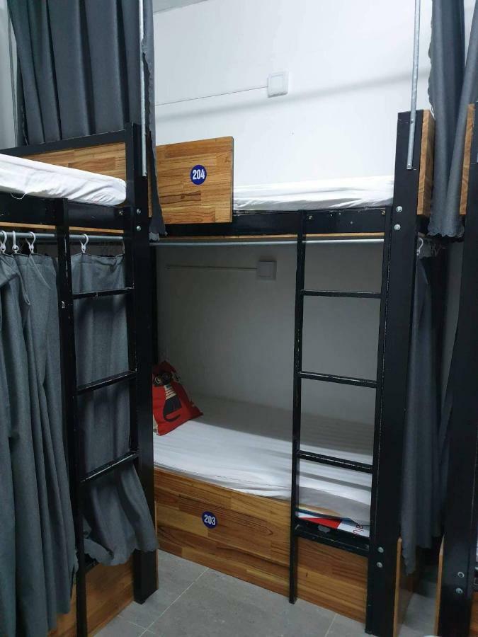 Starfish Alley Hostel Дананг Экстерьер фото